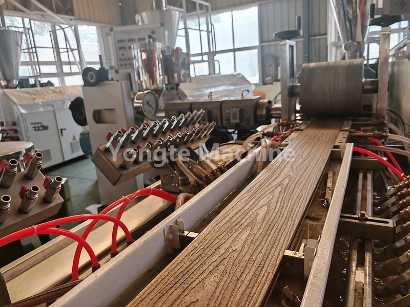 یونگٹے نے WPC پروفائل ایکسٹروژن لائن کو بہتر بنانے میں کلائنٹ کی مدد کی ہے جس کے نتیجے میں آؤٹ پٹ کی کارکردگی میں 40 ٪ اضافہ ہوا ہے